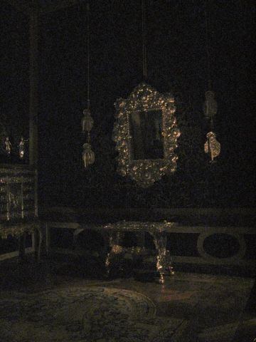 Ensemble table et miroir.